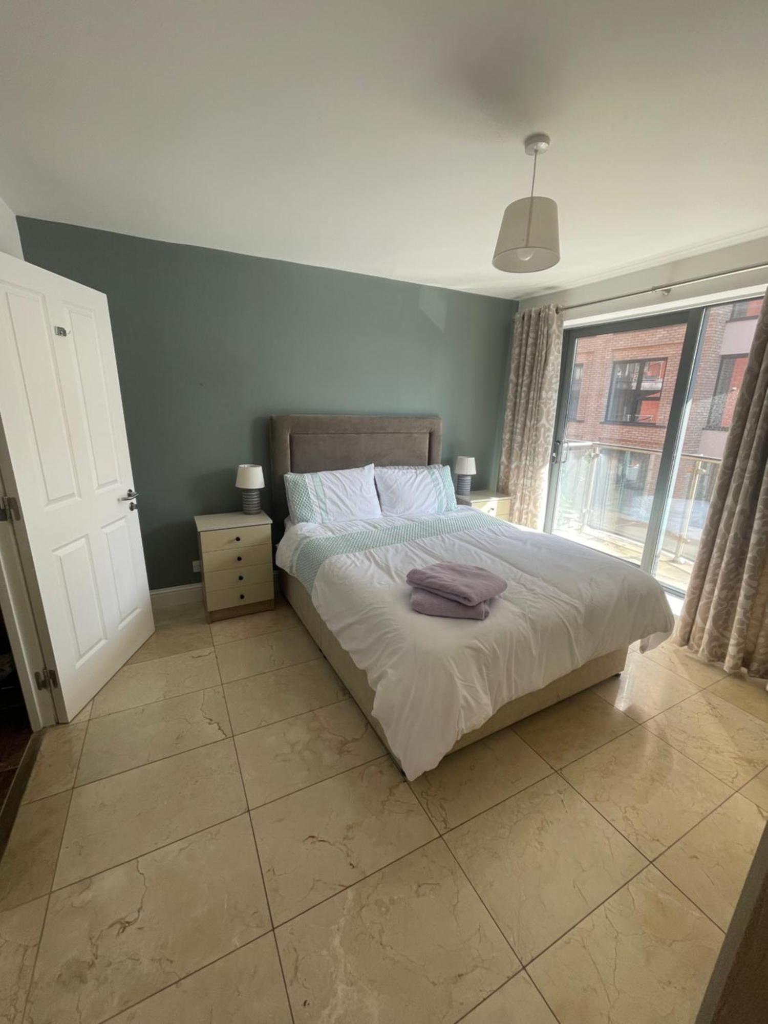 Fabulous And Sunny 2 Bed Apartment, In City Centre Cork Ngoại thất bức ảnh