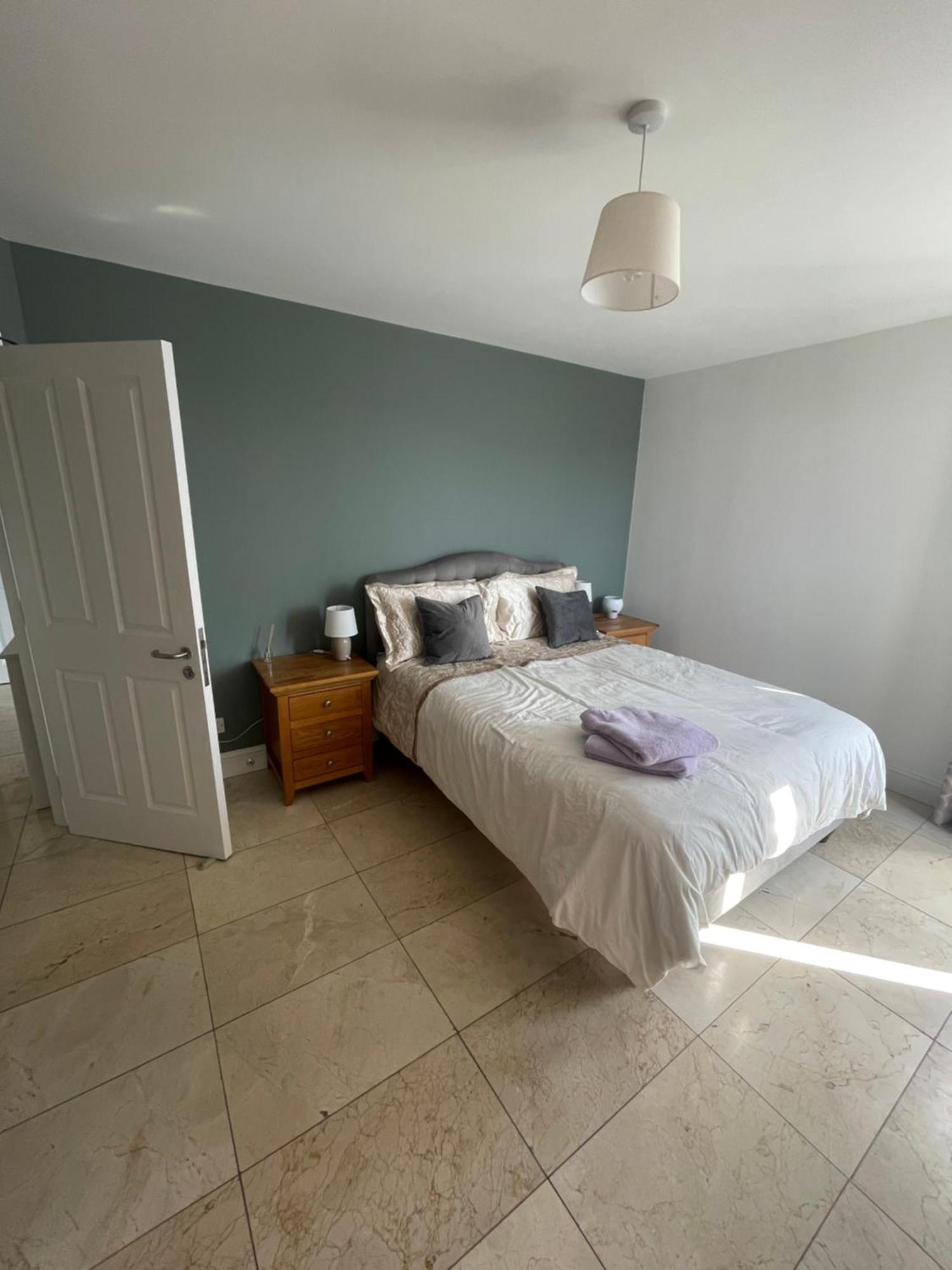 Fabulous And Sunny 2 Bed Apartment, In City Centre Cork Ngoại thất bức ảnh