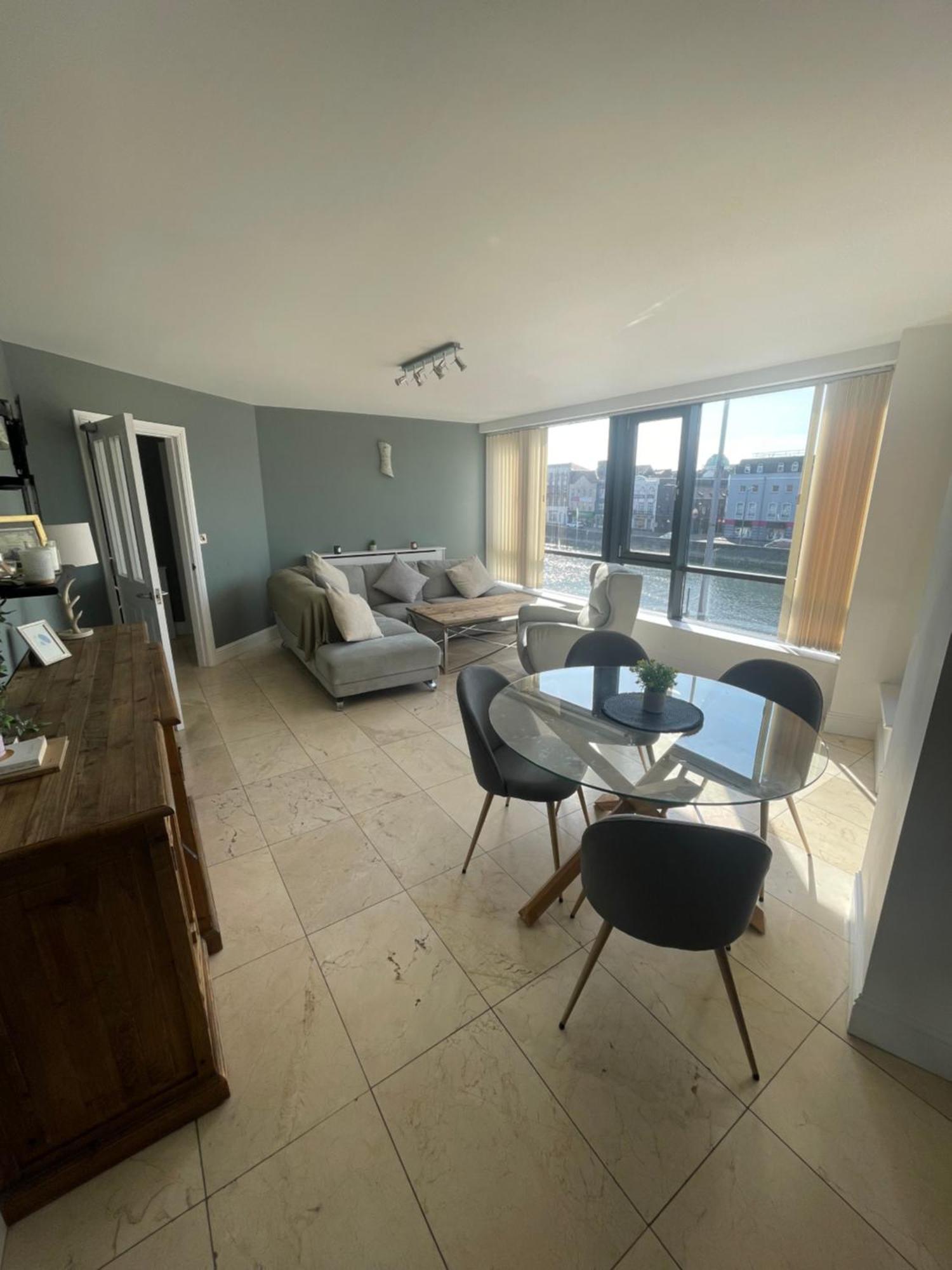 Fabulous And Sunny 2 Bed Apartment, In City Centre Cork Ngoại thất bức ảnh
